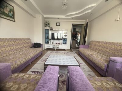 İstiklal mahallesi Nihat Zeybekçi yakını 2+0 Daire